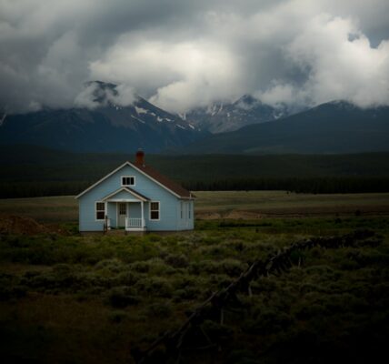 Photo House, Hazards